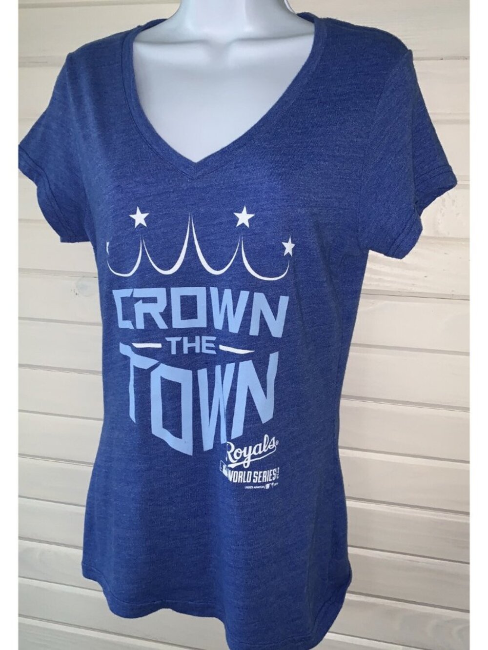 Under Armour Legacy Sz MEDIUM Kansas City Royals Crown The Town V-Neck Tee Shirt